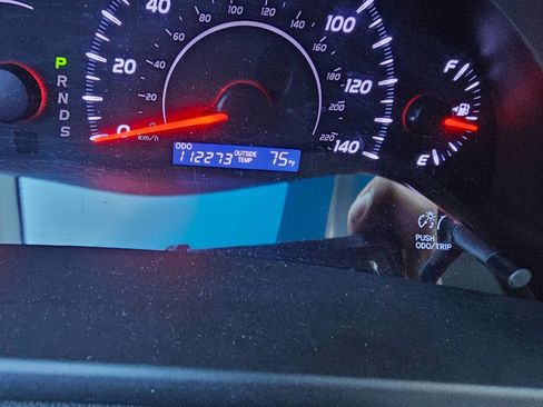 Used 2011 Toyota Camry image 27