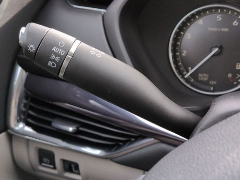 Certified 2023 Cadillac XT4 Luxury w/ Cold Weather Package image 28