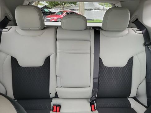 Used 2018 Jeep Compass Latitude w/ Popular Equipment Group FWD image 13