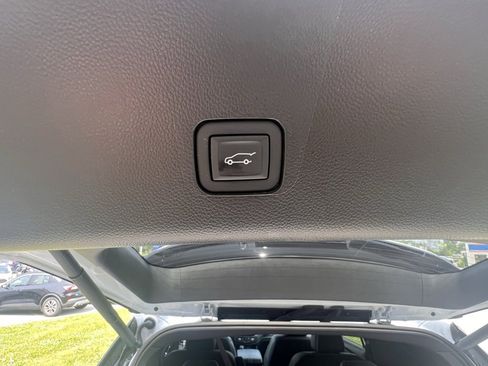 Used 2023 Chevrolet Traverse Premier w/ LPO, Floor Liner Package image 39