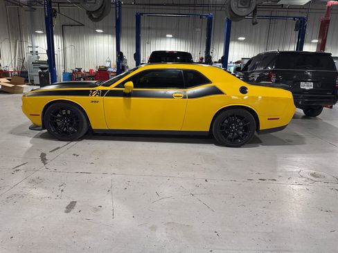 Used 2017 Dodge Challenger T/A image 8