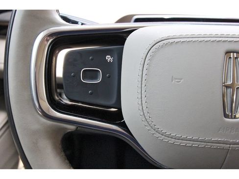 Used 2024 Lincoln Nautilus Reserve w/ Equipment Group 202A AWD/4WD image 19