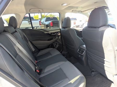 Used 2025 Subaru Outback Onyx Edition image 33