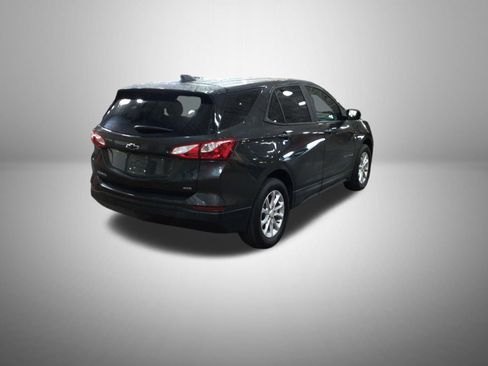 Used 2020 Chevrolet Equinox LS w/ LS Convenience Package AWD/4WD image 2