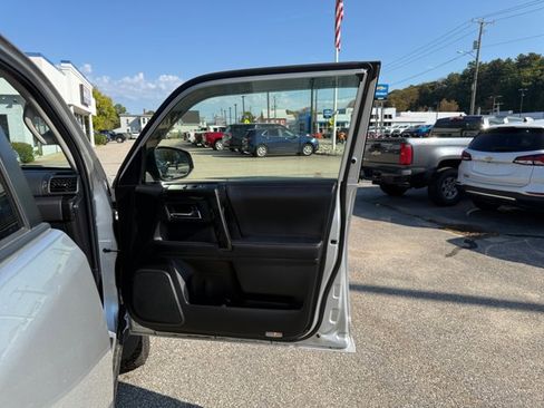 Used 2019 Toyota 4Runner TRD Off-Road Premium image 30