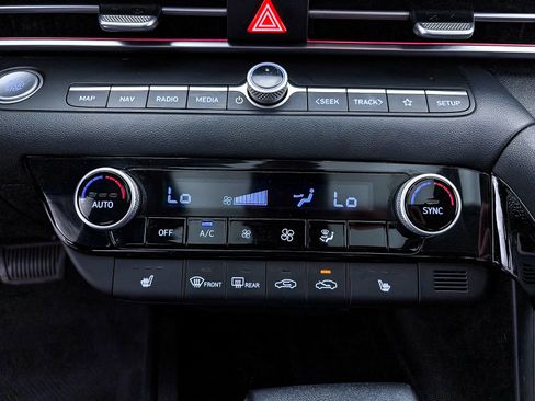 Used 2023 Hyundai Elantra Limited FWD image 26