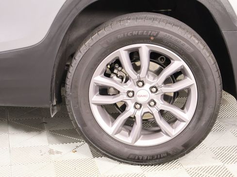 Used 2024 GMC Terrain SLT image 18