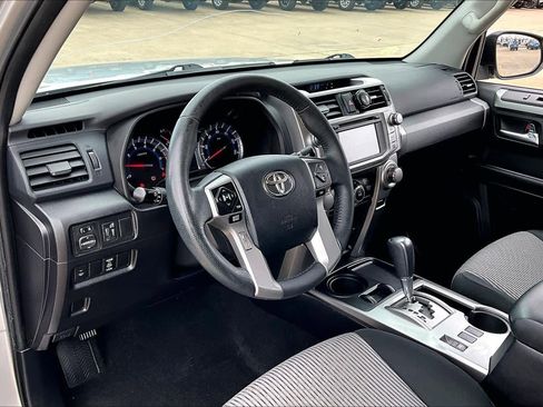 Used 2017 Toyota 4Runner SR5 image 17