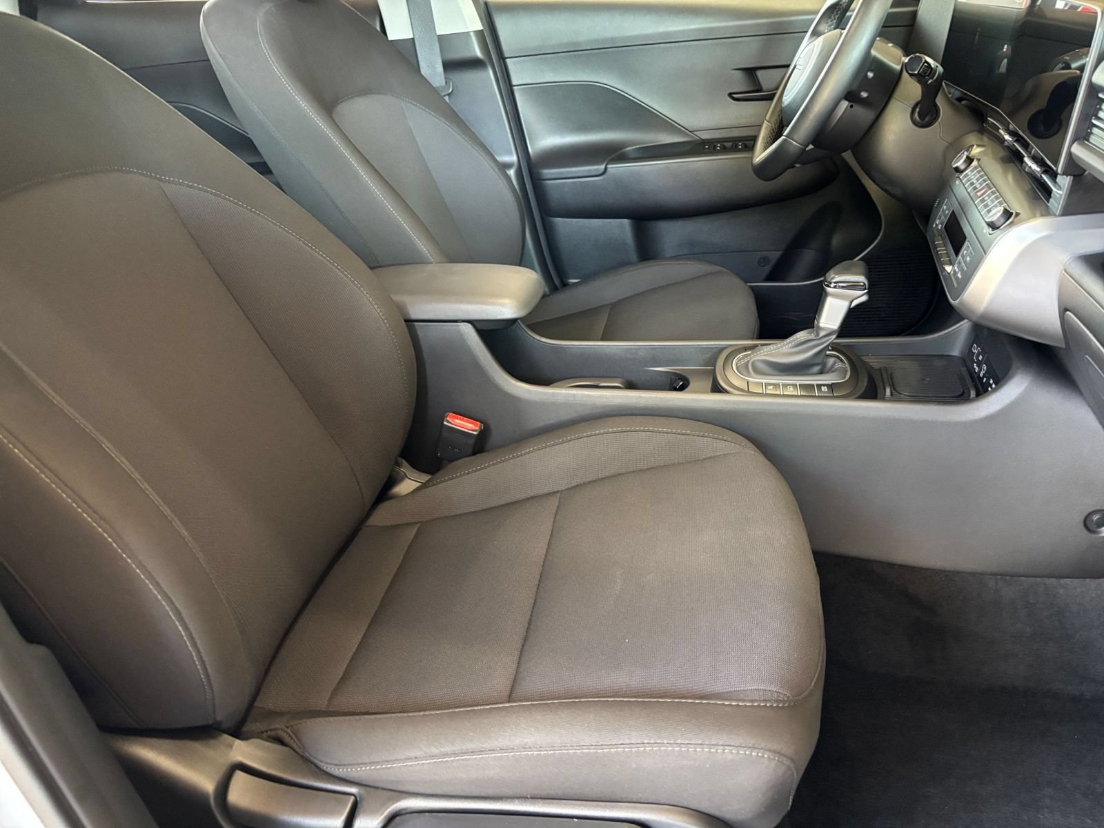 Used 2026 Hyundai Kona SEL Sport FWD image 34