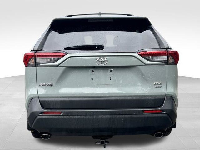Used 2021 Toyota RAV4 XLE w/ Convenience Package AWD/4WD image 4
