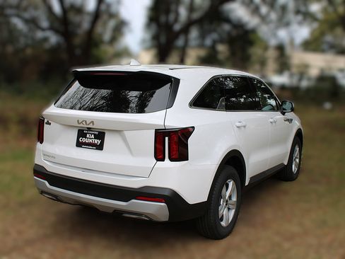 New 2026 Kia Sorento LX FWD image 7