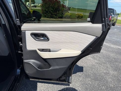 Used 2023 Nissan Rogue SV FWD image 21