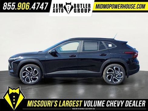 New 2026 Chevrolet Trax RS w/ Sunroof Package FWD image 2