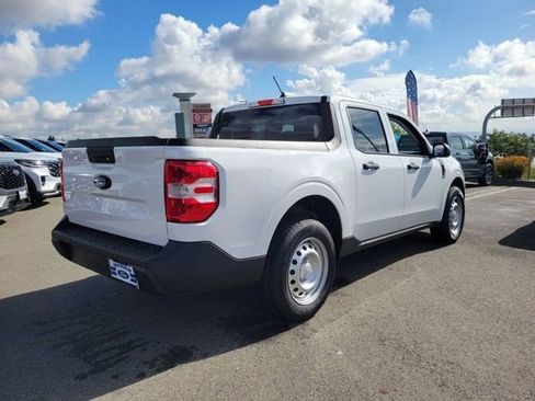 New 2025 Ford Maverick XL image 4