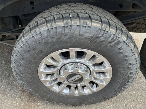 Used 2020 Ford F250 Lariat w/ Lariat Value Package AWD/4WD image 16