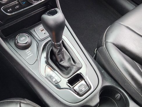 Used 2019 Jeep Cherokee Latitude Plus image 26