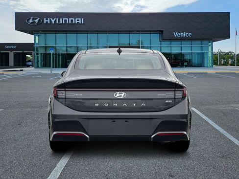 New 2026 Hyundai Sonata Limited FWD image 6