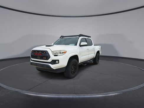 Used 2018 Toyota Tacoma SR w/ SR Convenience Package RWD image 4