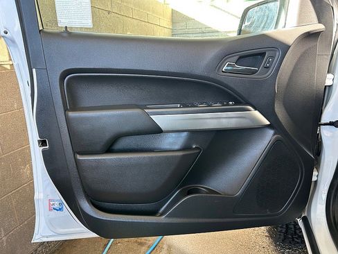 Used 2022 Chevrolet Colorado LT w/ LT Convenience Package image 17