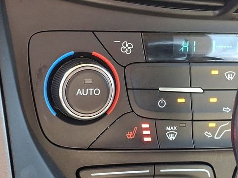 Used 2017 Ford C-MAX Energi SE w/ Equipment Group 402A image 22