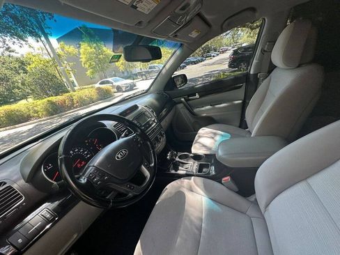 Used 2014 Kia Sorento LX FWD image 13