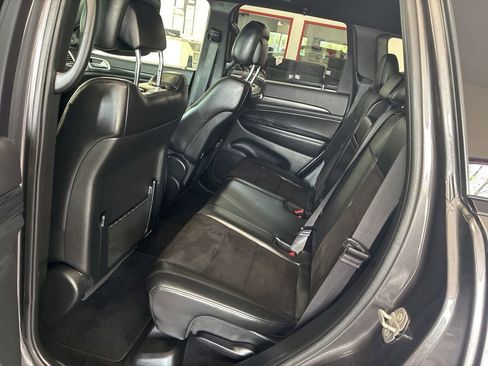 Used 2020 Jeep Grand Cherokee Altitude AWD/4WD image 10