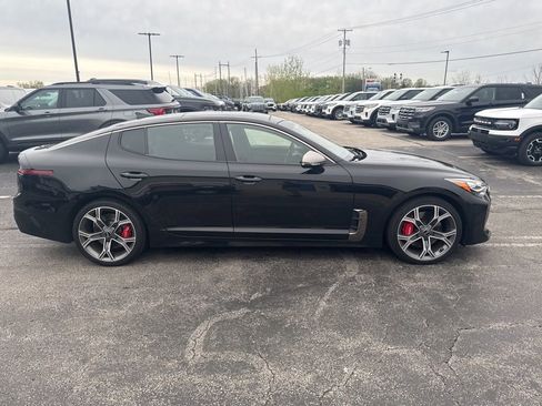 Used 2020 Kia Stinger GT1 AWD/4WD image 2