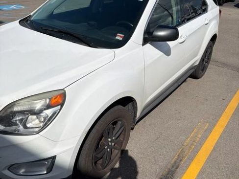 Used 2017 Chevrolet Equinox LT w/ Sport Edition FWD image 3