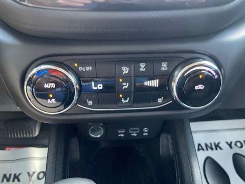 Used 2022 Chevrolet TrailBlazer LT w/ Convenience Package FWD image 23