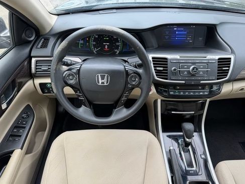Used 2017 Honda Accord Hybrid Sedan image 17