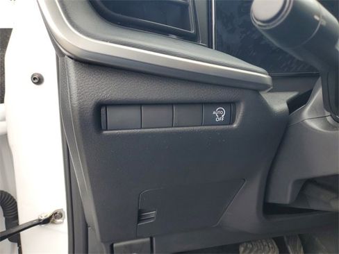 Used 2025 Nissan Kicks S image 12