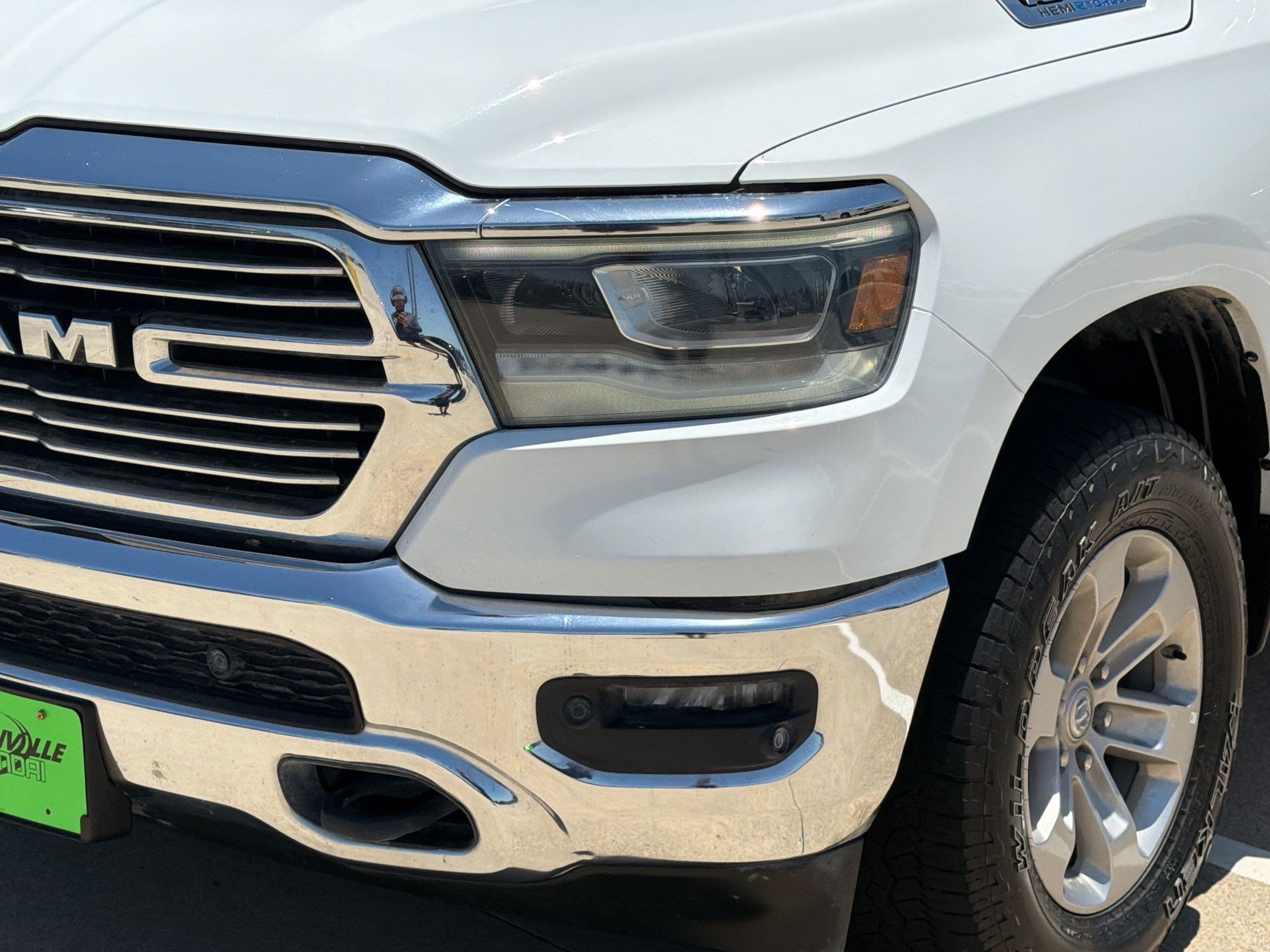 Used 2023 RAM 1500 Laramie AWD/4WD image 12
