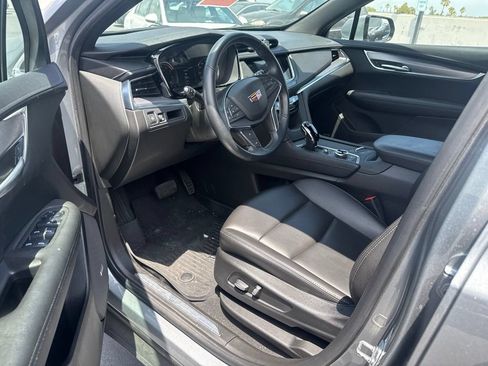 Used 2025 Cadillac XT5 Luxury FWD image 10