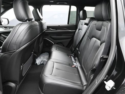 Used 2025 Jeep Grand Cherokee Limited 4xe image 15