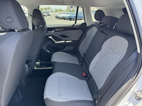Certified 2025 Volkswagen Tiguan S FWD image 31