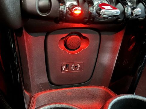 Used 2017 MINI Cooper S image 27