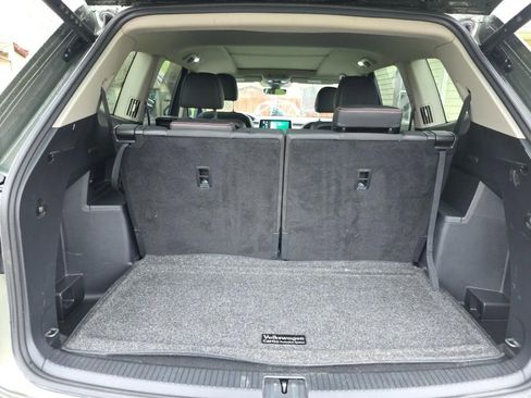 Certified 2025 Volkswagen Atlas Peak Edition SE image 5