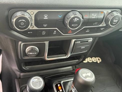 Used 2024 Jeep Wrangler Sport AWD/4WD image 20
