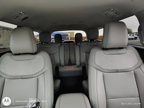 New 2026 Ford Explorer Active w/ Active Comfort Package image 10