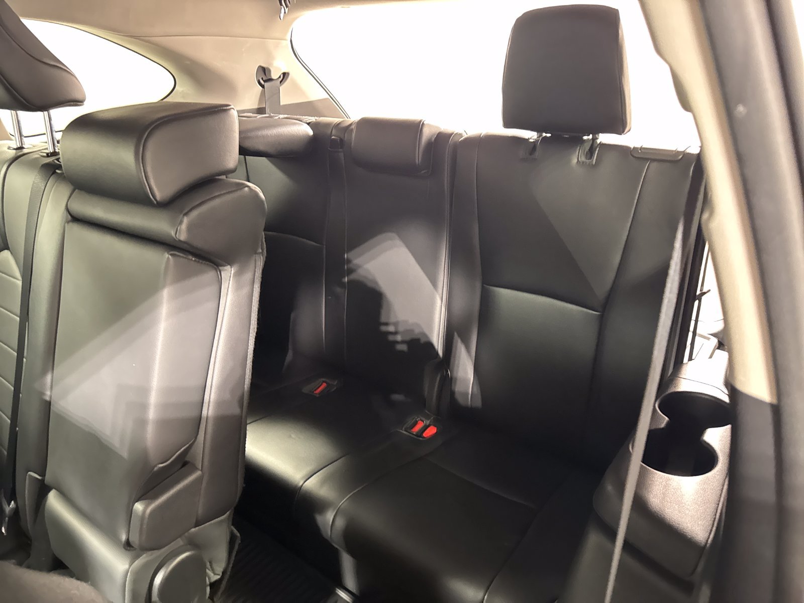 Used 2021 Toyota Highlander XLE AWD/4WD image 23