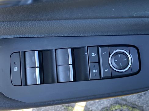 New 2026 Toyota Prius Plug-In Hybrid image 13