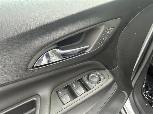 Used 2023 Chevrolet Equinox LT image 21