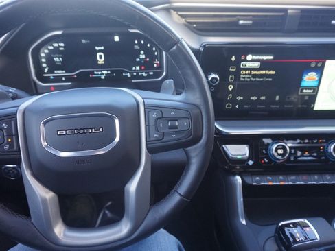 Used 2023 GMC Sierra 1500 Denali AWD/4WD image 10