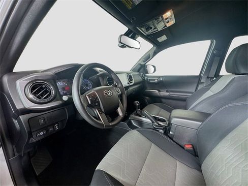 Used 2021 Toyota Tacoma TRD Off-Road image 20