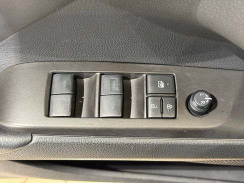 Certified 2023 Toyota Camry SE w/ Blackout Package (TMS) image 15