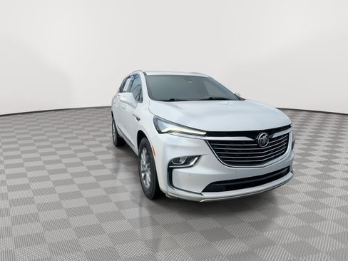 Certified 2024 Buick Enclave Essence image 2