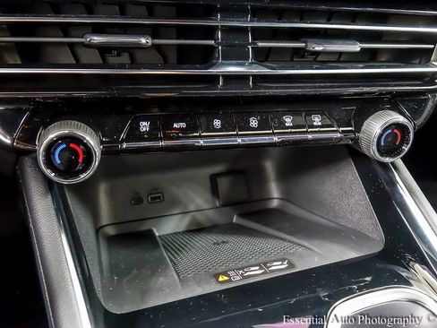 New 2026 Chevrolet Traverse LT w/ Midnight/Sport Edition image 18