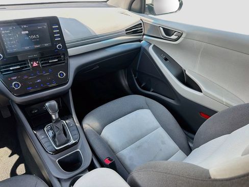 Used 2020 Hyundai Ioniq SE FWD image 25