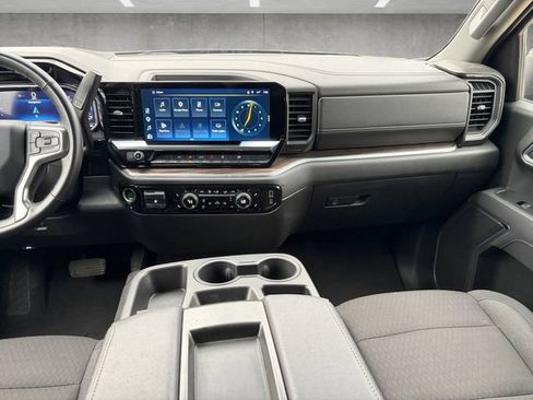 Used 2025 Chevrolet Silverado 1500 LT AWD/4WD image 3