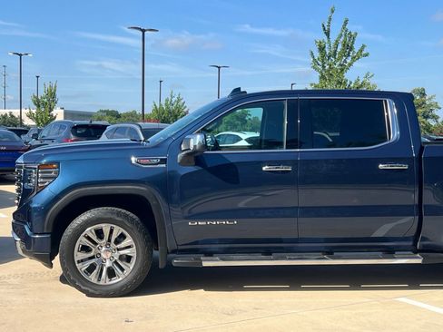 Used 2022 GMC Sierra 1500 Denali AWD/4WD image 7